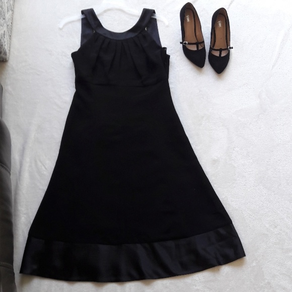 Jones Wear Dresses & Skirts - EUC💋sz 6 Black Dress w/Satin Finish
